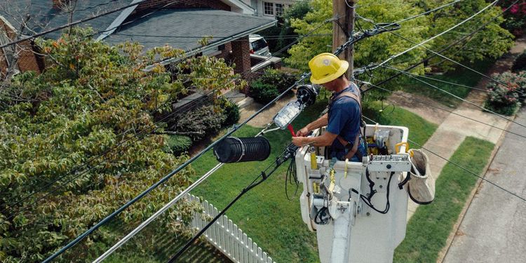 Jak na výběr dodavatele elektřiny: důležitá kritéria, která by vám neměla uniknout