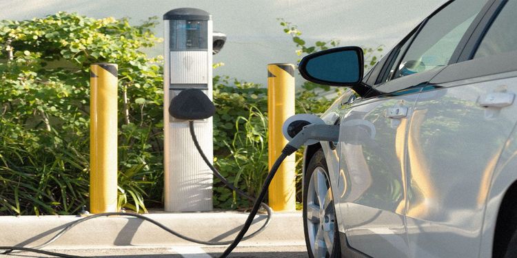 Chcete si pořídit ojetý elektromobil? Povíme vám, na co si dát pozor